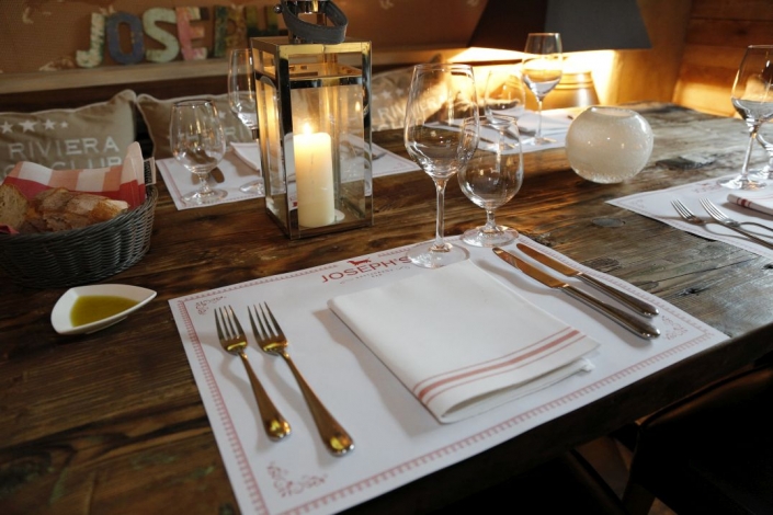 Ein gedeckter Tisch für Ihr Mittagessen in Köln im JOSEPH'S.